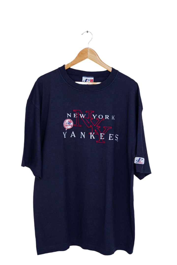 New York Yankees Embroidered Team Spell Out T-Shirt (XL)